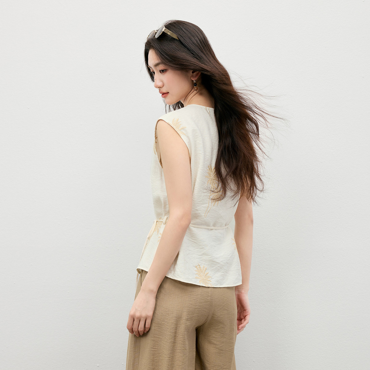 SENTUBILA Women's Sleeveless C - Embroidery Removal ulasan dan harga