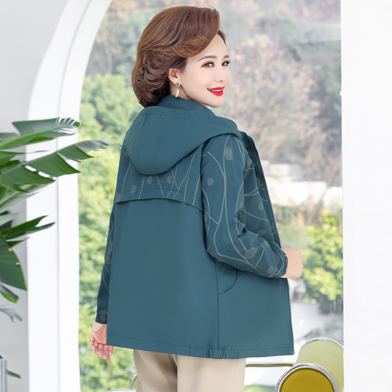 Classic Outdoor Hooded Jacket  - Embroidery Jacket ulasan dan harga