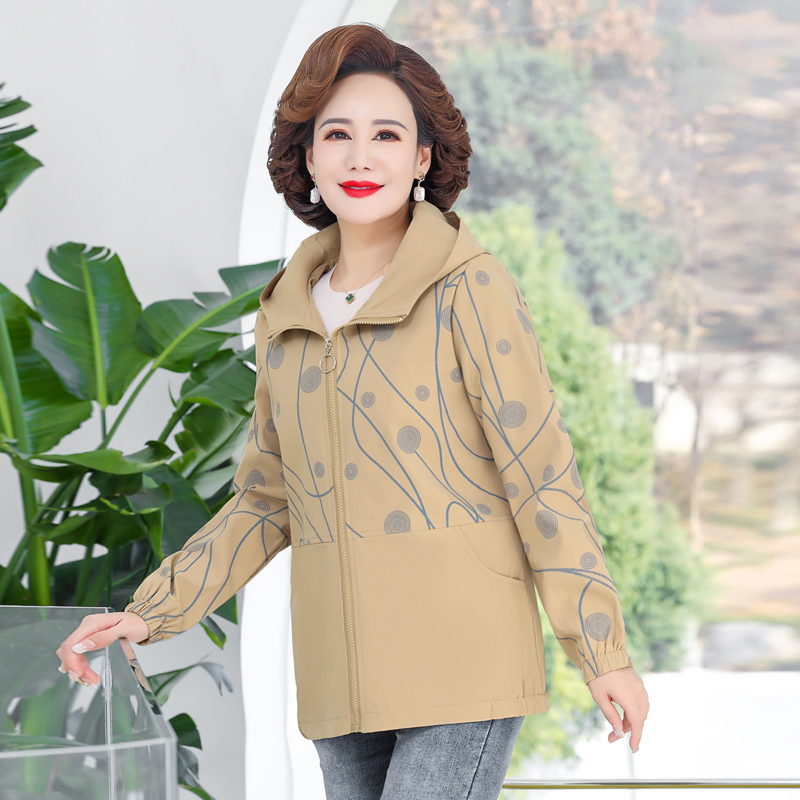 Classic Outdoor Hooded Jacket  - Embroidery Jacket ulasan dan harga